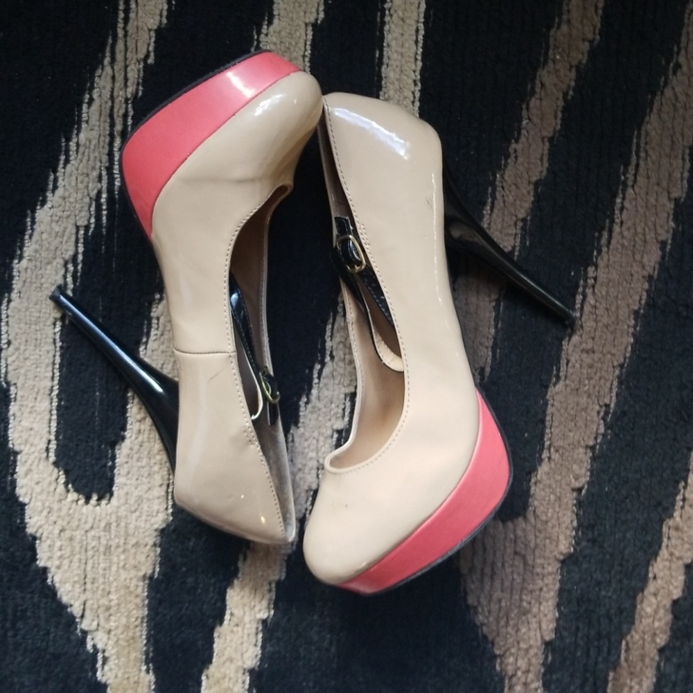 Taupe 3 inch heels - Picture 2 of 7